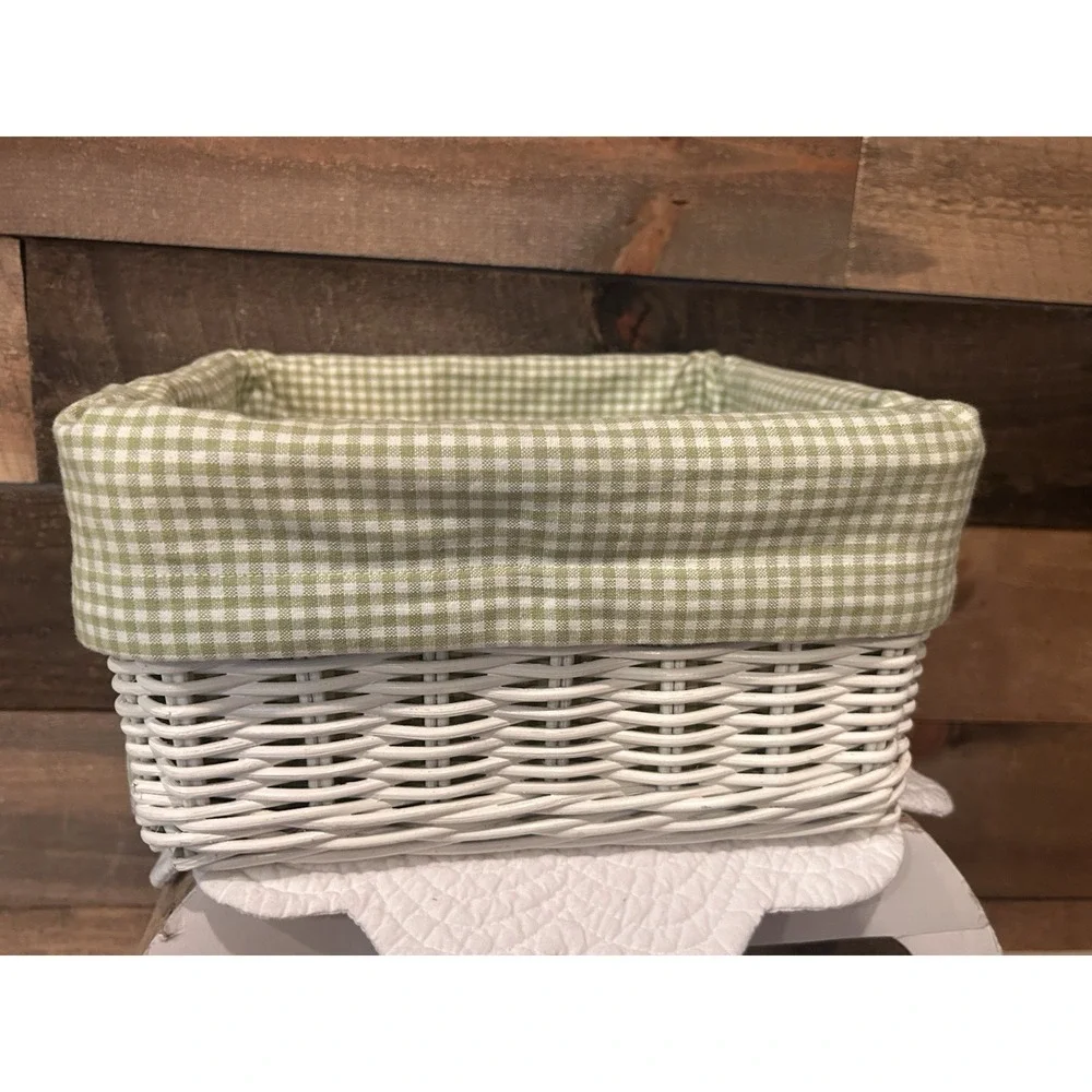 POTTERY BARN KIDS White Sabrina Basket with Liner Green‎ Gingham Plaid Checker